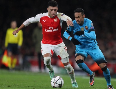 Arsenal mất Chamberlain trong 8 tuần!