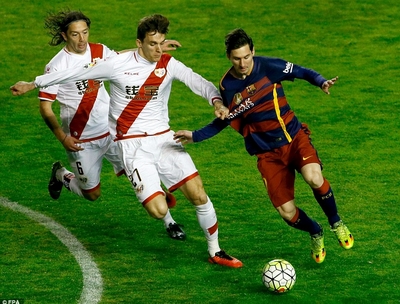 Barca phá tan kỷ lục bất bại của Real Madrid