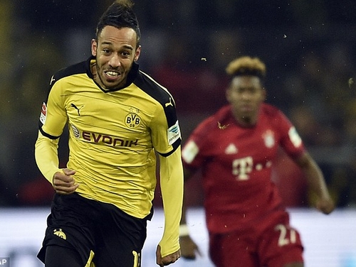 Au đang là mục tiêu theo đuổi của Arsenal và Man Utd