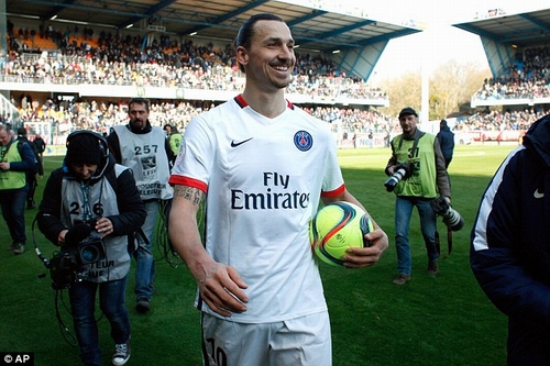 Ibrahimovic tuyên bố chia tay PSG