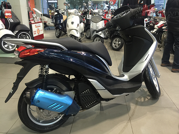 Piaggio Medley_09 copy.jpg