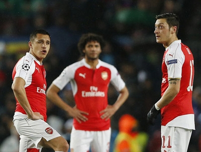 Thua Barca, Wenger muốn tiếp tục ở lại để &quot;báo thù&quot;