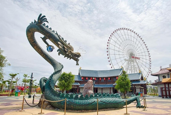 Đại sứ nhỏ nhất Làng trẻ SOS thế giới hát quốc ca Việt Nam tại Asia Park