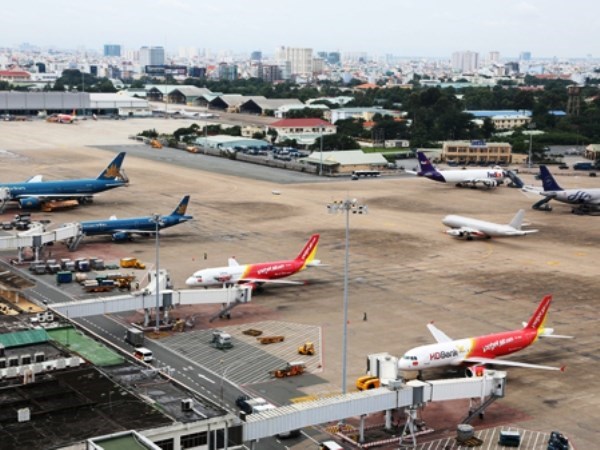 Thêm nhiều chuyến bay bị hủy do thời tiết xấu