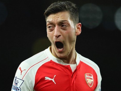 Ozil: &quot;Arsenal cần chi tiền mạnh tay để cạnh tranh với Man City&quot;