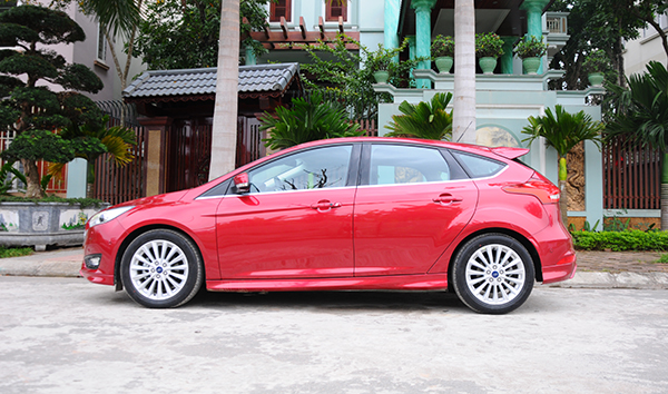 Ford Focus 2.JPG