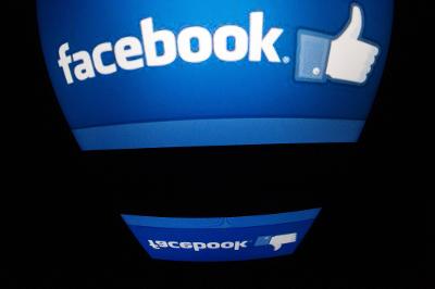 Facebook và Wikipedia bị biến thành &quot;kho dữ liệu lậu&quot;