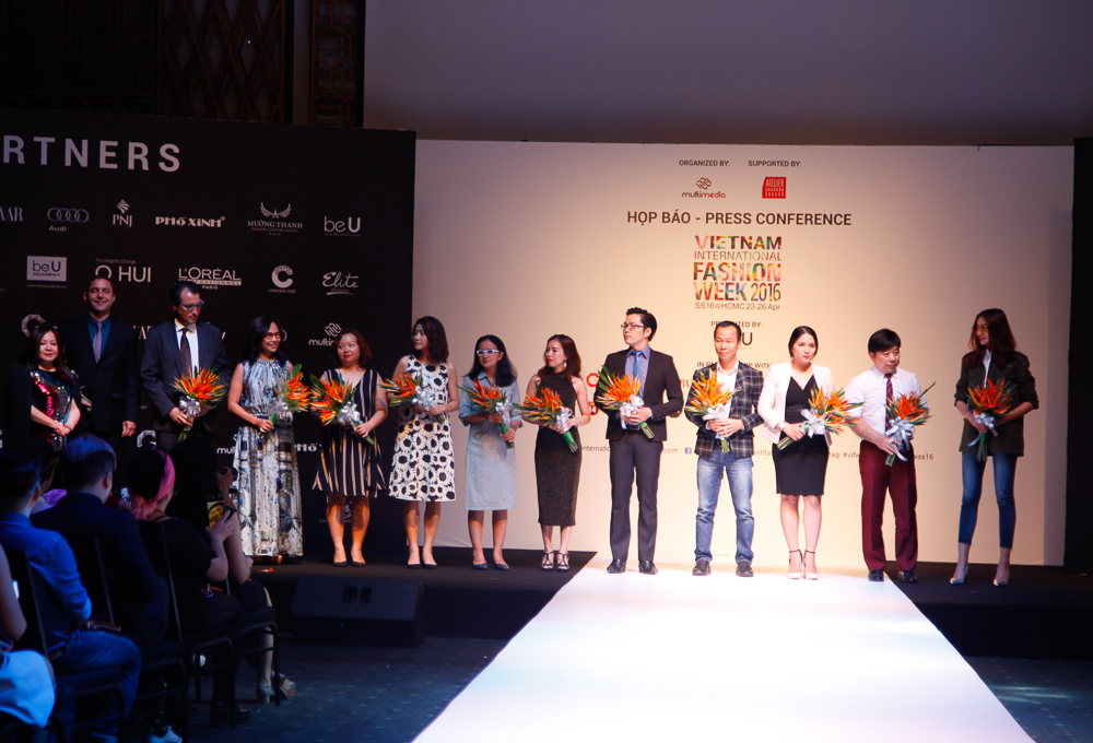 19 show diễn hoành tráng tại Tuần lễ thời trang Xuân Hè 2016