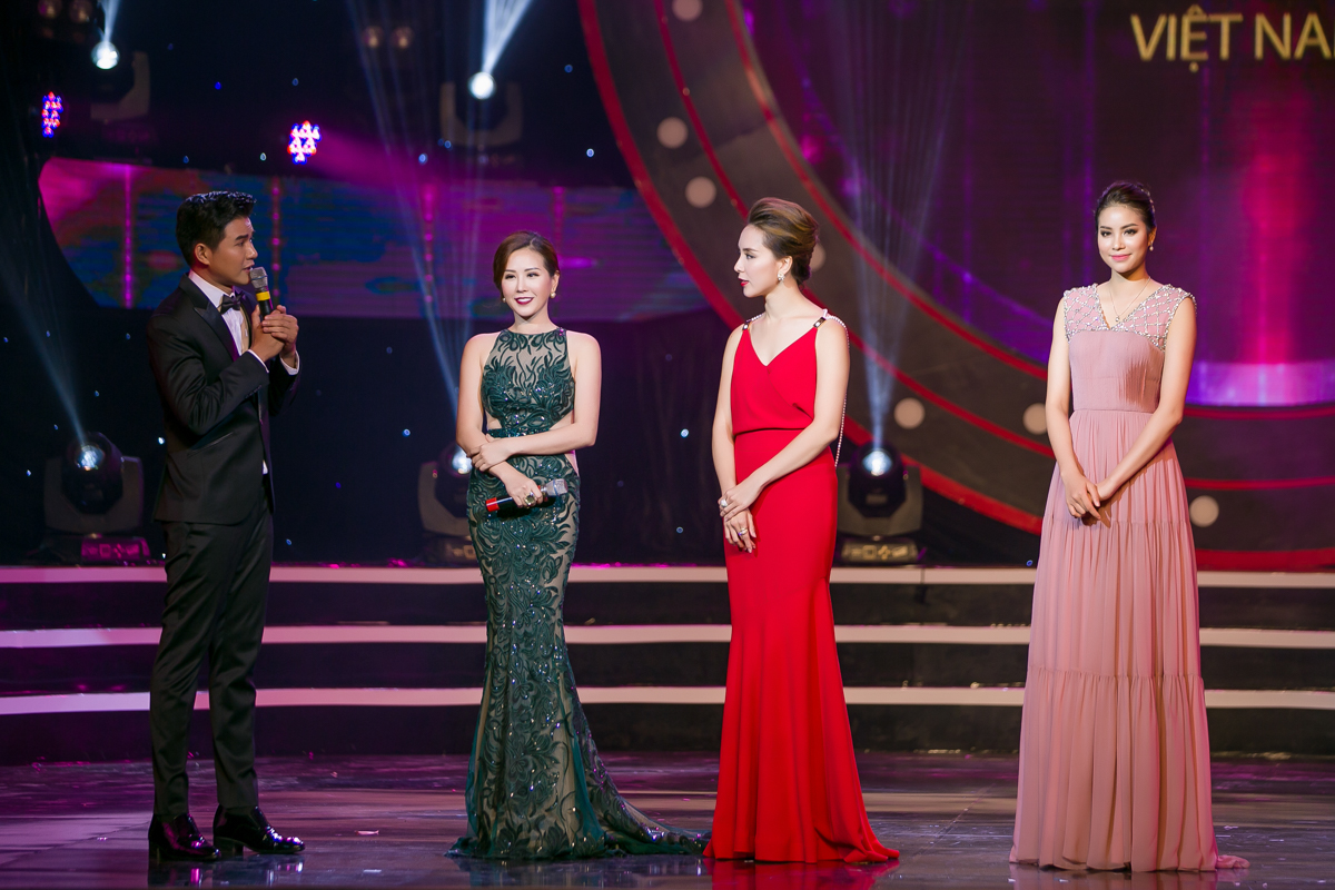 Hoa hậu Thu Hoài cùng Hoa hậu Phạm Hương