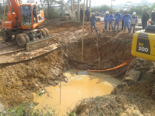 Dừng ký hợp đồng mua đường ống nước của nhà thầu Trung Quốc