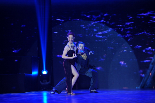 Cặp đôi dancesport đến từ Romani giành chiến thắng thuyết phục trong đêm thi đặc biệt của Bước nhảy hoàn vũ 2016.