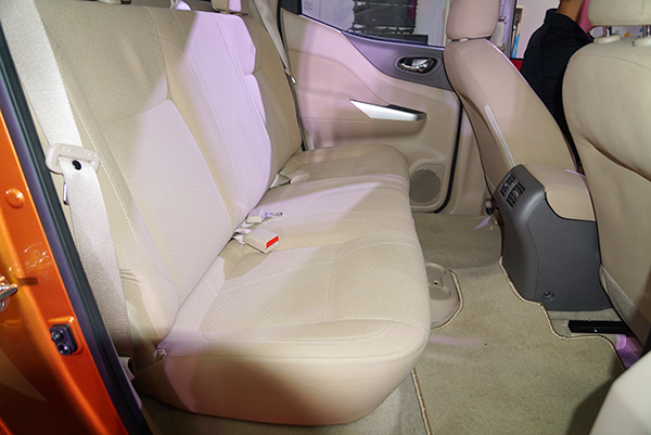 Nissan Navara 02.JPG