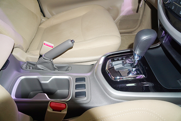 Nissan Navara 04.jpg