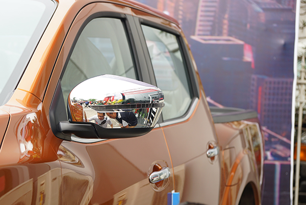 Nissan Navara 09.JPG