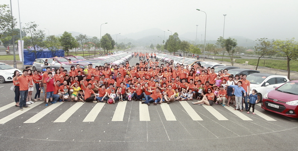 Tưng bừng ngày hội gia đình Hyundai Grand i10