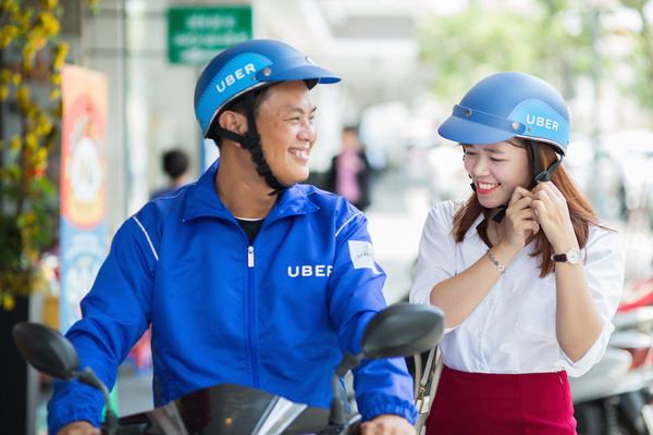 UberMOTO và GrabBike, xe ôm nào rẻ hơn?