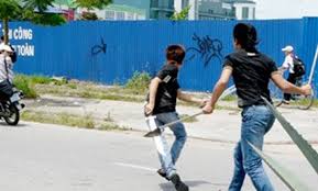 Hàng chục thanh niên hẹn nhau huyết chiến bằng hàng nóng