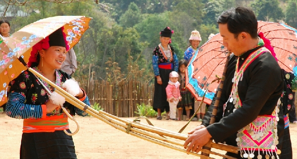 Đến chợ tình Khâu Vai ở homestay với người bản địa