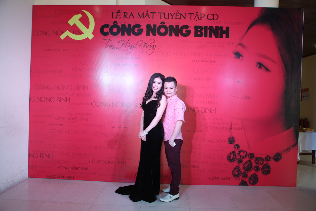 Hồng Nhung cùng ông xã Minh Kiên