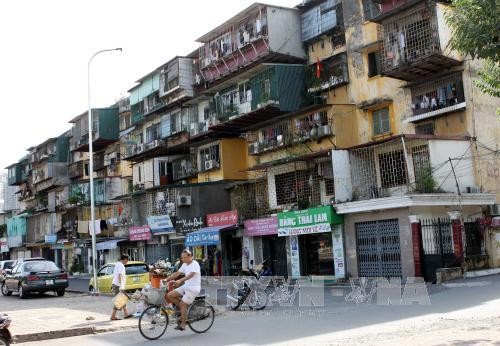 Di dời khẩn cấp cư dân các khu tập thể nguy hiểm tại quận Ba Đình