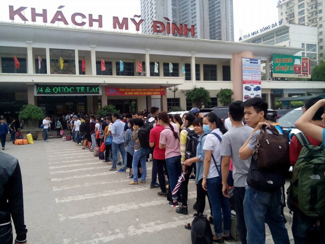 Cảnh xếp hàng &quot;như ở Nhật&quot; xuất hiện tại bến xe Mỹ Đình