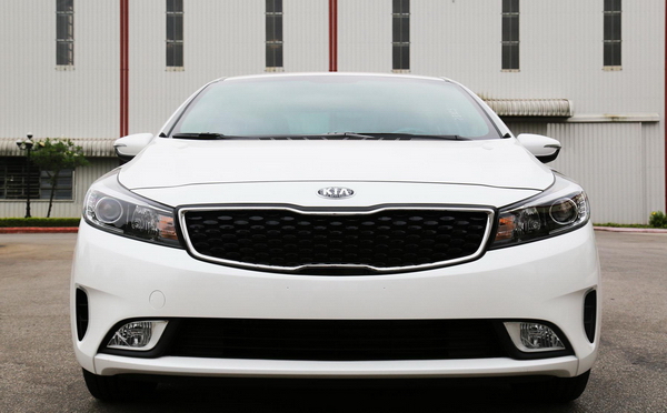 Sáng nay, Kia Cerato mới đồng loạt ra mắt tại Việt Nam