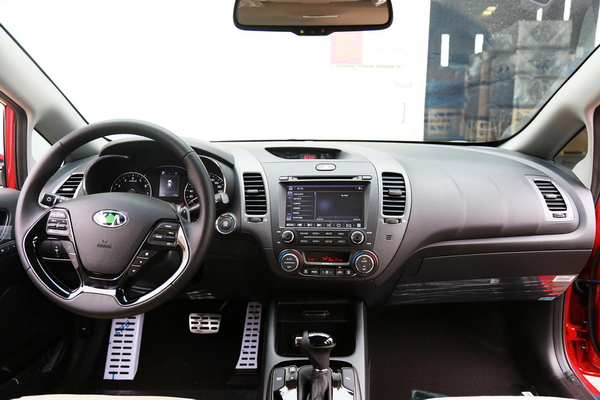 Kia Cerato_5_resize.jpg