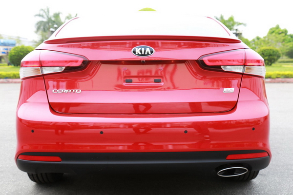 Kia Cerato_2_resize.JPG