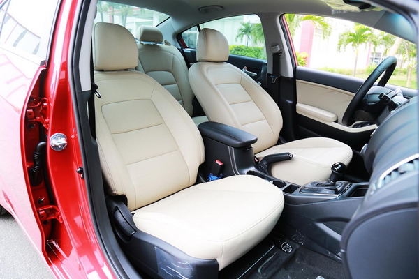 Kia Cerato_3_resize.jpg