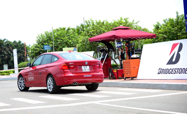 Bridgestone BMW_resize.JPG