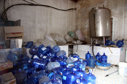Công bố danh tính cơ sở nước uống đóng chai không đạt chuẩn