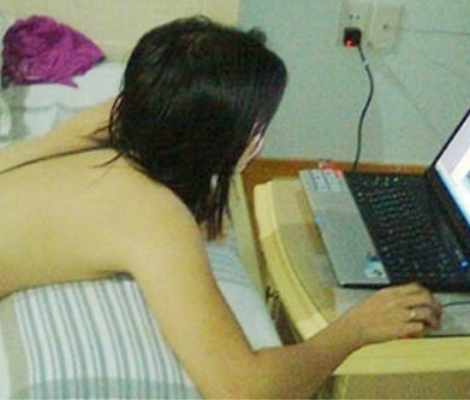 Tống tiền người tình hàng trăm triệu bằng ảnh sex