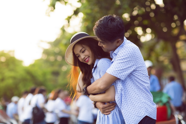 Bộ ảnh tình tứ, ngọt ngào của Quang Tuấn - Linh Phi ở Hội An
