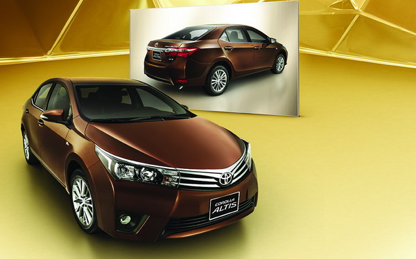 Toyota Việt Nam ra Corolla Altis 2016, giá không đổi
