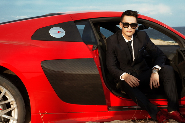 Công Vinh &quot;cặp&quot; với Audi R8 Coupe mới