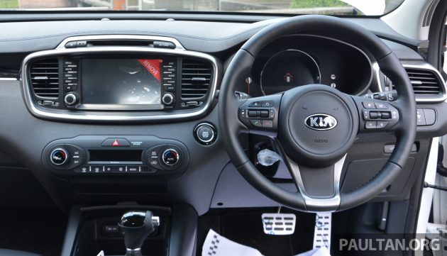 2016-Kia-Sorento 2.jpg