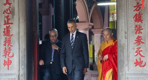 Sự thật chuyện nhà sư hỏi ông Obama &quot;có cầu con trai không?&quot;