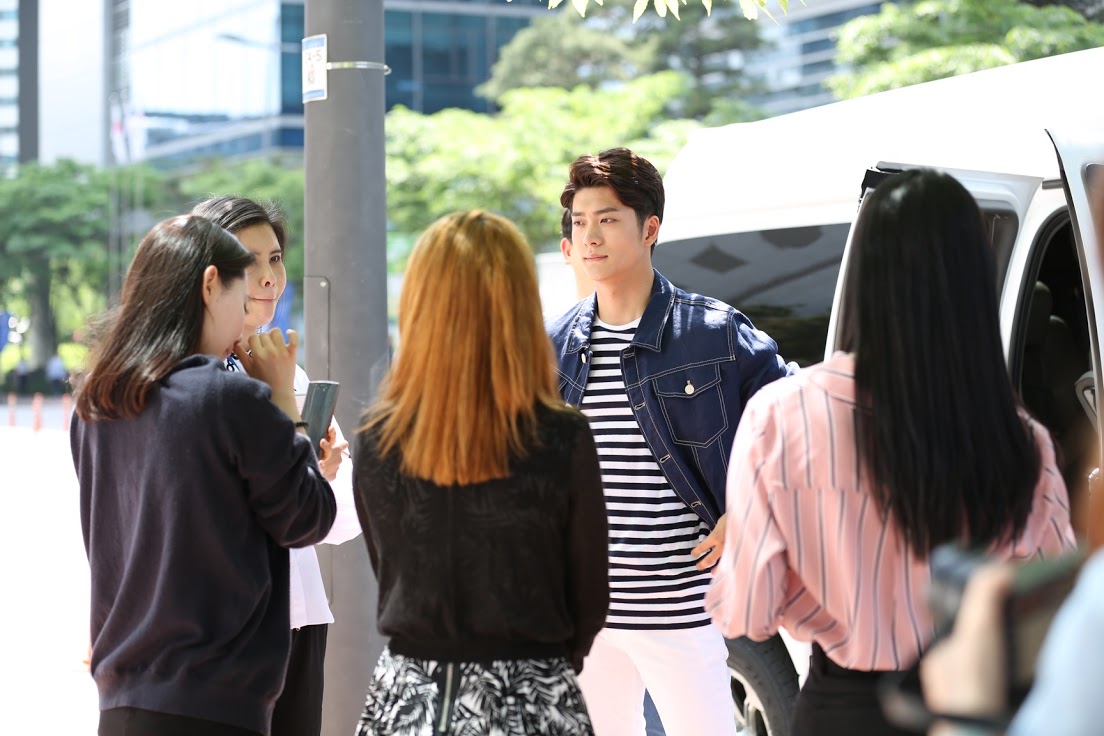 Kang Tae Oh khoe vẻ nam tính trong &quot;Tuổi thanh xuân&quot; phần 2
