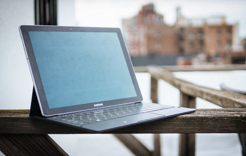 Samsung Galaxy TabPro S có cạnh tranh được với Surface Pro ?