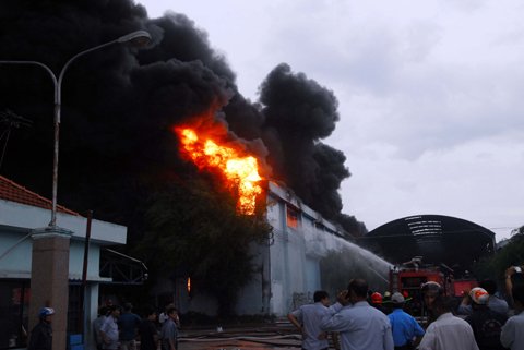 Kho đệm phút chốc biến thành biển lửa