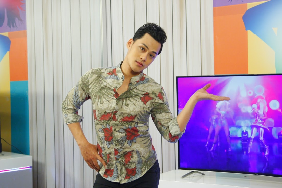 Phan Ngọc Luân hóa thân thành Nicki Minaj với Super Bass. Phan Ngọc Luân phải độn người rất nhiều để có thể hóa thân thành cô ca sĩ cá tính này. Anh cũng phải luyện tập đọc lời bài hát thật nhanh để theo đúng với phiên bản gốc. Chưa bao giờ anh lại gây bất ngờ cho khán giả như lúc amh chuẩn bị luyện tập cho buổi biểu diễn.