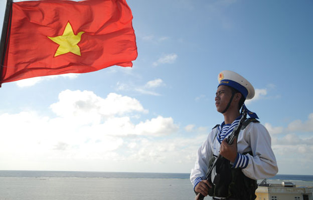 Cuộc thi viết “Vì biển đảo quê hương” đã lựa chọn ra các cá nhân, tập thể theo cơ cấu giải: (không có giải Nhất) 2 giải Nhì, 3 giải Ba, 6 giải khuyến khích