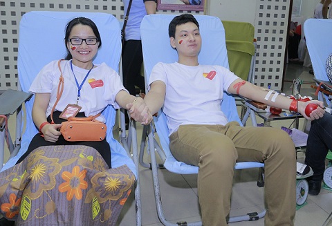 Dân văn phòng hiến máu vì bệnh nhân Thalassemia