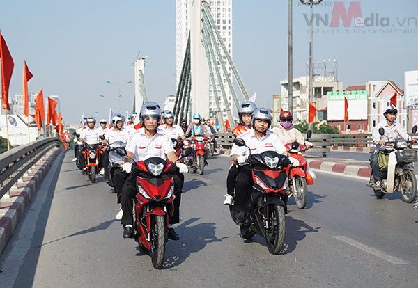 Honda Winner 150 xuống phố Hà Nội