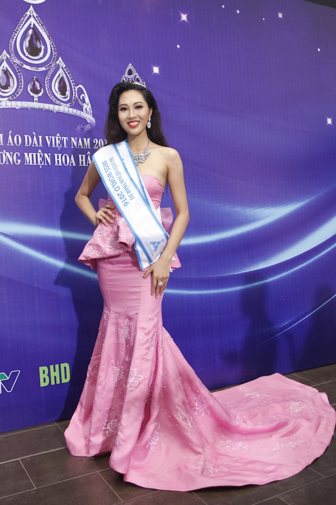 Hoa khôi Áo dài Diệu Ngọc