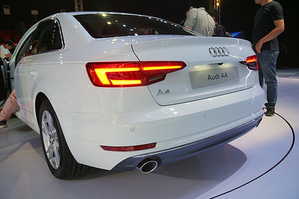 Audi A4 1.JPG