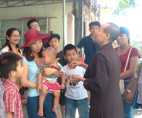 Cảm động tấm lòng bồ tát của sư trụ trì chùa Yên Ninh