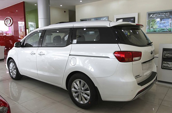 Kia-Sedona.jpg