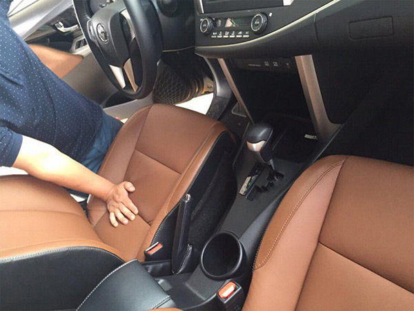 Toyota-Innova-1.jpg