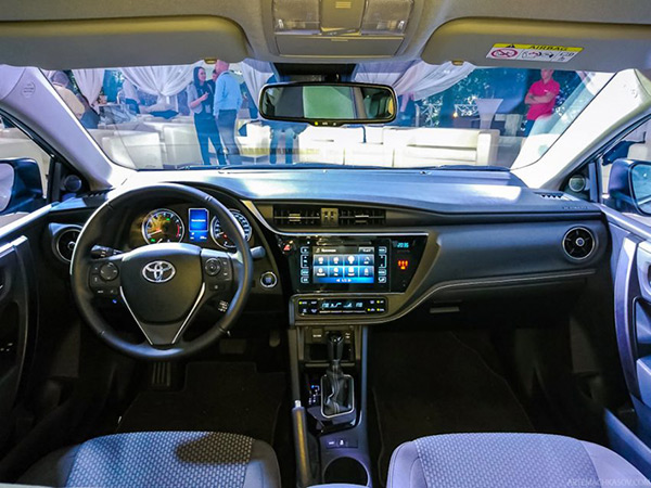 Toyota-Corolla_01.jpg